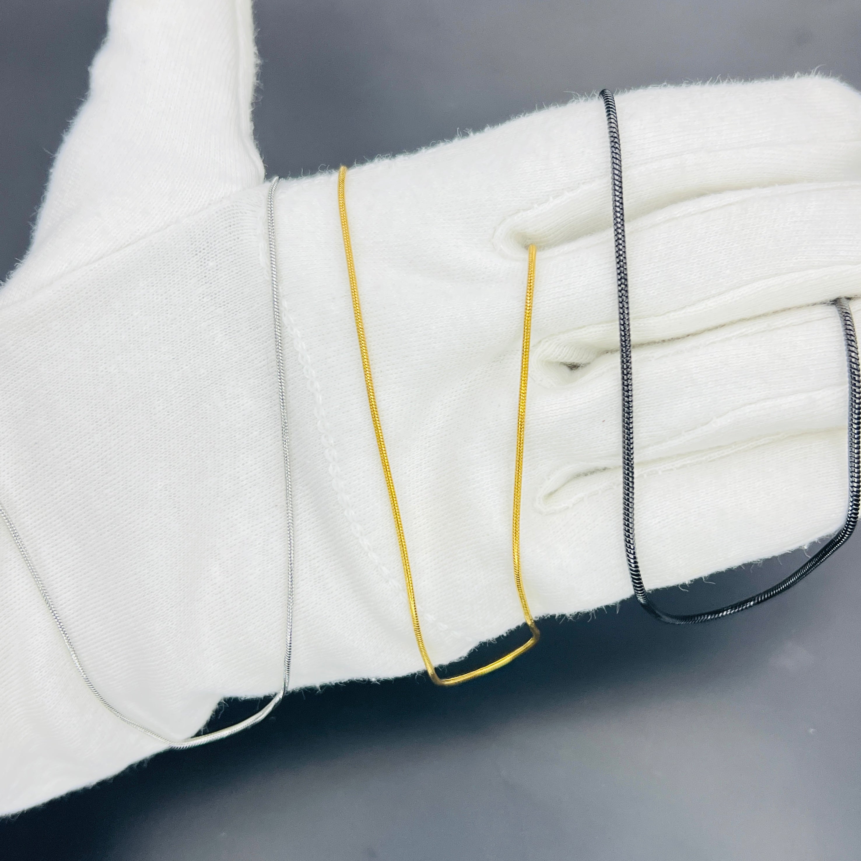 Thin Neck Snake Necklace